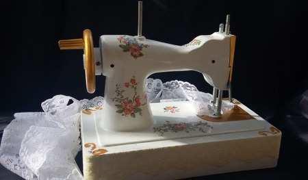 Интерьерная швейная машинка "Нежность" ручной работы на заказ
