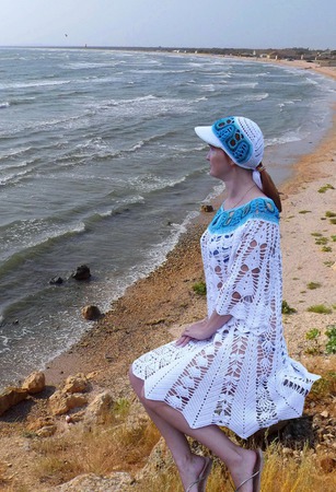Вязаное пляжное платье "Море счастья" ручной работы на заказ
