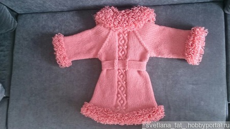 Вязаное пальто для девочки ручной работы на заказ