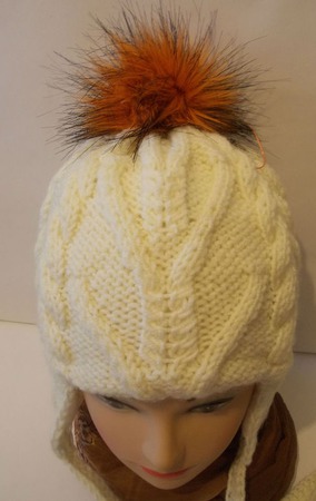 Зимняя шапочка для девочки ручной работы на заказ