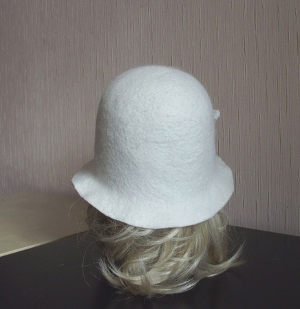 Валяная шляпка "Белоснежка" ручной работы на заказ