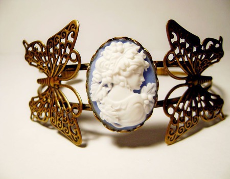 ������� � ������ "�����" ������ ������ �� �����