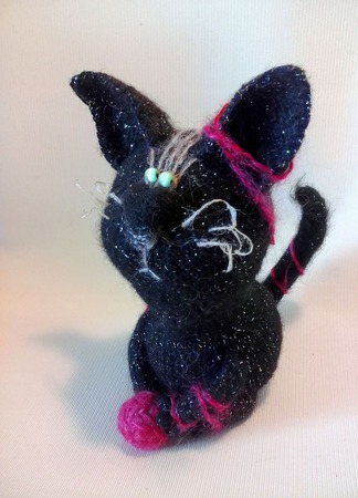 Кот Черный Бриллиант - вязаный сувенир ручной работы на заказ
