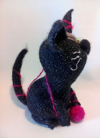 Кот Черный Бриллиант - вязаный сувенир ручной работы на заказ