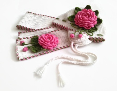 Шапка и шарф из шерсти для девочки. Комплект Розовые розы ручной работы на заказ