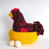 Символ 2017 года Вязаная курица пеструшка, грелка для яиц