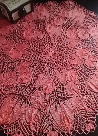 Ажурная салфетка Fuchsienblueten "Розовая фуксия" ручной работы на заказ
