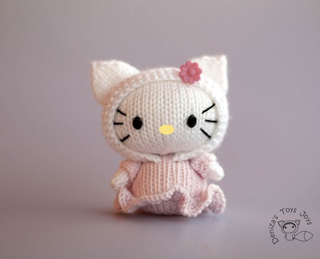 - "  Hello Kitty   Tanoshi'    