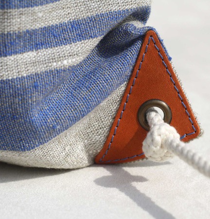 ������ ���� (Blue) ������ ������ �� �����