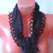 Черный вязаный крючком шарф ручной работы "Темная ночь" модели 1 и 2
