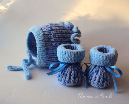 Комплект для новорожденного малыша  вязаный голубой ручной работы на заказ