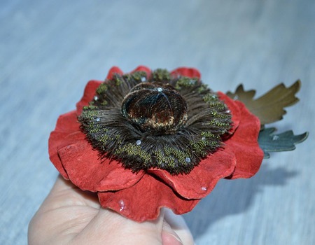 Брошь-заколка цветок из натуральной кожи "Мак"  украшение, кожа кра ручной работы на заказ