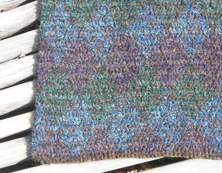 Вязаный коврик "Черника Голубика" ручной работы на заказ