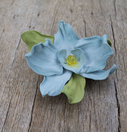 Комплект украшений из кожи  Голубая Орхидея ручной работы на заказ