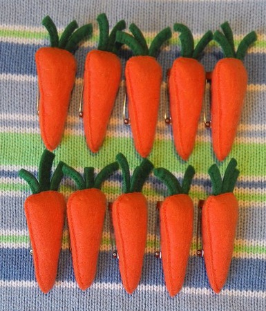 Брошь из фетра для мам и малышей "Морковка" ручной работы на заказ