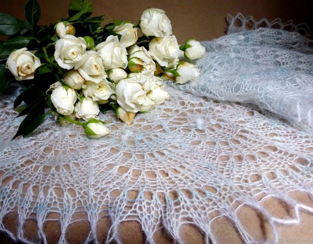 Ажурная шаль вязаная пуховая Свадебная, белая мохеровая шаль спицами ручной работы на заказ