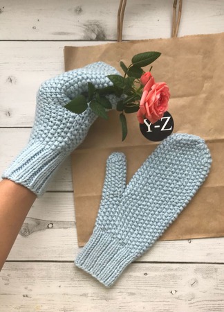      Y-Z KNITS    
