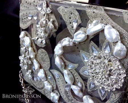 ���������� �������� ����� Natural Pearls ������ ������ �� �����