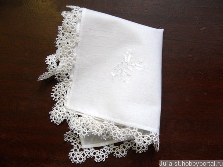 Носовой платочек с кружевом и вышивкой "Невеста" ручной работы на заказ
