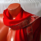 Красный шарф ручной работы из ткани "Алая заря" модель 4