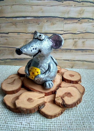 Крыса серебряная фигурка  статуэтка из папье маше ручной работы на заказ