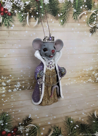 Ватная ёлочная игрушка "Королева мышей" ручной работы на заказ