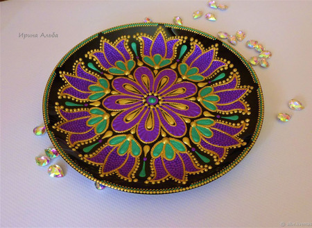 Декоративная тарелка "Колокольчики" точечная роспись ручной работы на заказ