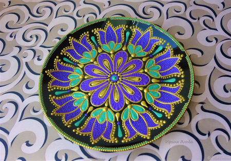 Декоративная тарелка "Колокольчики" точечная роспись ручной работы на заказ
