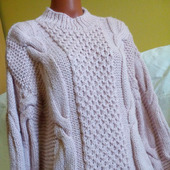 Модный вязаный свитер ручной работы