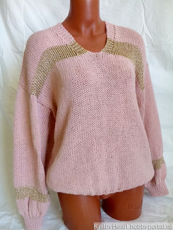 Вязаный свитер с вырезом и вставками в Ульяновске ручной работы на заказ