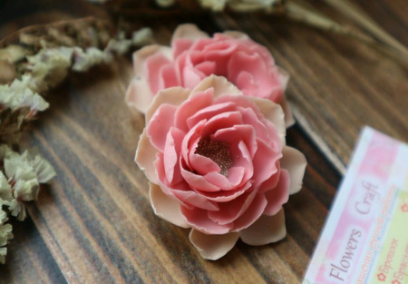 Серьги с розовыми цветами из полимерной глины ручной работы на заказ