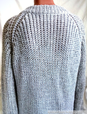 Базовый вязаный свитер в Москве ручной работы на заказ