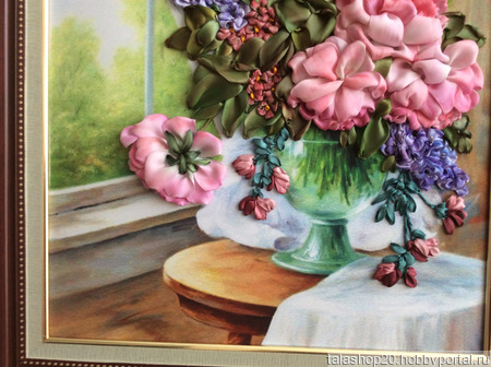 Картина «Букет в вазе» вышитая лентами ручной работы на заказ
