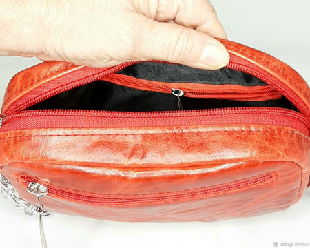 Кожаная сумочка с ремешком на цепочке ручной работы на заказ