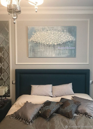 Картина в спальню "Белые цветы" ручной работы на заказ