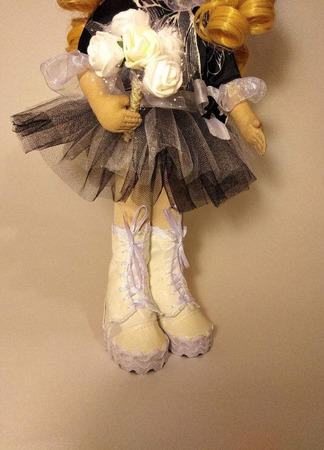 Кукла текстильная в чёрно-белом платье ручной работы на заказ