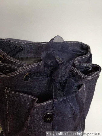 Вышитый джинсовый рюкзачок "Изящество" ручной работы на заказ