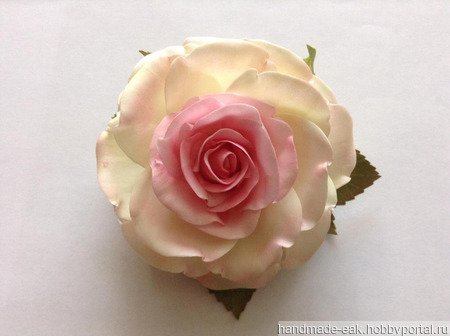 Заколка-зажим "Бело-розовая роза" ручной работы на заказ