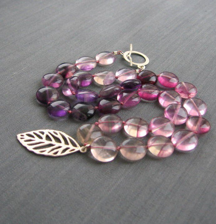 Бусы "Lilac rainbow" из сиреневых флюоритов и серебра ручной работы на заказ