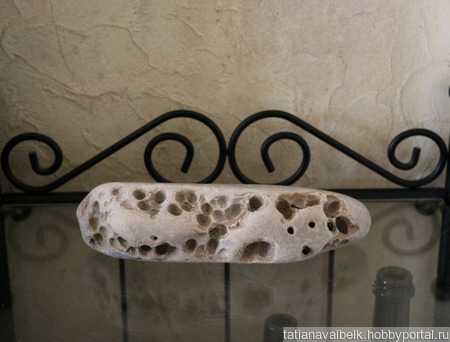 Морской камень овальный с кавернами для фотосессий ручной работы на заказ