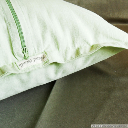 Наволочка на диванную подушку с ручной вышивкой крестом "Японка" ручной работы на заказ