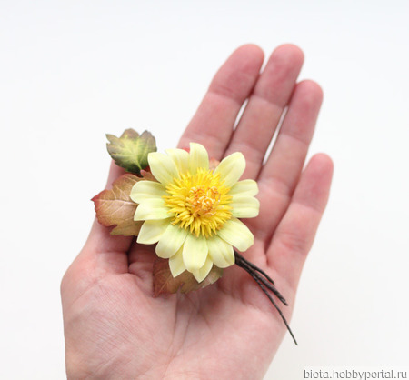 Брошь цветок желтый небольшой плоский повседневный ручной работы на заказ