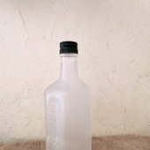 Бутылка матовое PETRON белое стекло с крышкой