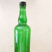 Бутылка зеленое стекло фигуристая с вензельком