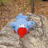 Голубая Ворона (красный) мягкая игрушка вязаная