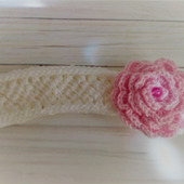 Белая детская повязка на голову с розой
