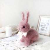 Розовый кролик. Вязаная игрушка