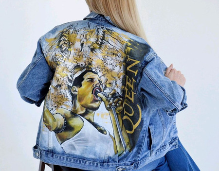 ��������� ������ � �������� �� ����� Queen ������ ������� ������� �� ���� ������������ ������ ������ �� �����