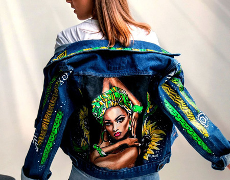 ��������� ������ � �������. ������ ������� "Black woman " ������ ������ �� �����