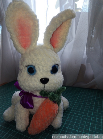 Кролик белый  с морковкой ручной работы на заказ